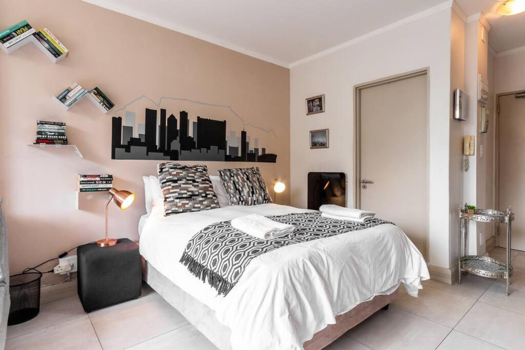 Four Seasons 818- Spacious Cbd Studio - Onsite Parking, Gym & Rooftop Pool Daire Cape Town Dış mekan fotoğraf