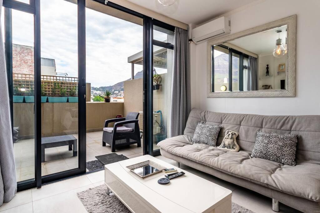 Four Seasons 818- Spacious Cbd Studio - Onsite Parking, Gym & Rooftop Pool Daire Cape Town Dış mekan fotoğraf