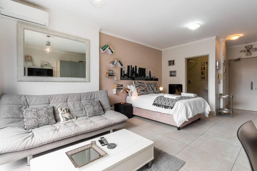 Four Seasons 818- Spacious Cbd Studio - Onsite Parking, Gym & Rooftop Pool Daire Cape Town Dış mekan fotoğraf